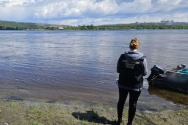 Двое человек погибли после столкновения лодки с брёвнами на Ангаре: дело передали в суд Восточное межрегиональное следственное управление на транспорте СК России